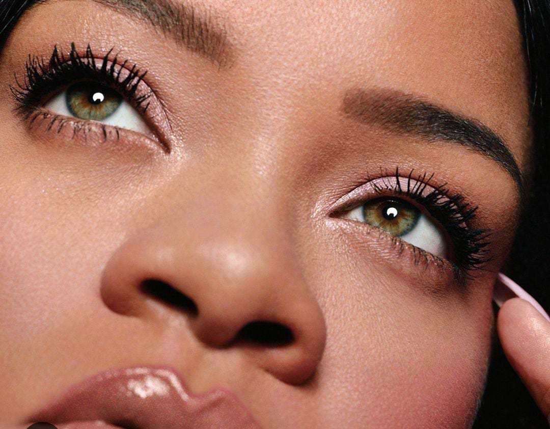 Everything you need to know about Fenty Beauty Hella Thicc Volumizing Mascara